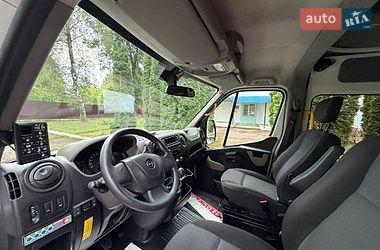 Мікроавтобус Renault Master 2017 в Кореці