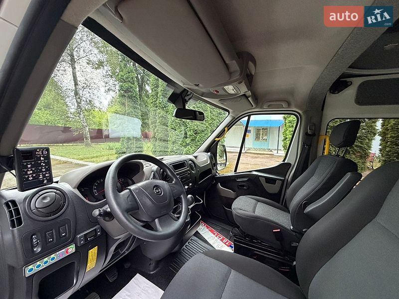 Мікроавтобус Renault Master 2017 в Кореці