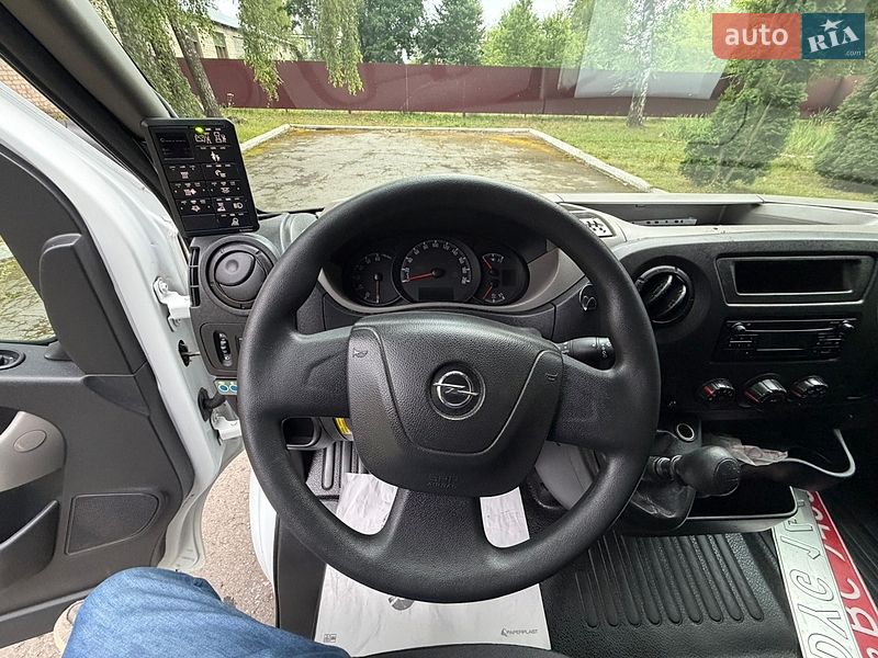 Мікроавтобус Renault Master 2017 в Кореці