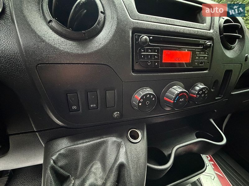 Мікроавтобус Renault Master 2017 в Кореці