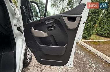 Мікроавтобус Renault Master 2017 в Кореці
