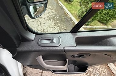 Мікроавтобус Renault Master 2017 в Кореці