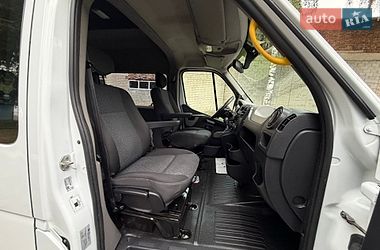 Мікроавтобус Renault Master 2017 в Кореці