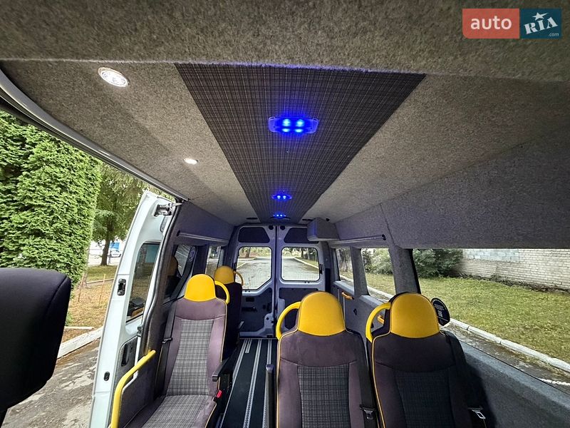 Мікроавтобус Renault Master 2017 в Кореці