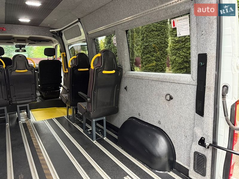Мікроавтобус Renault Master 2017 в Кореці