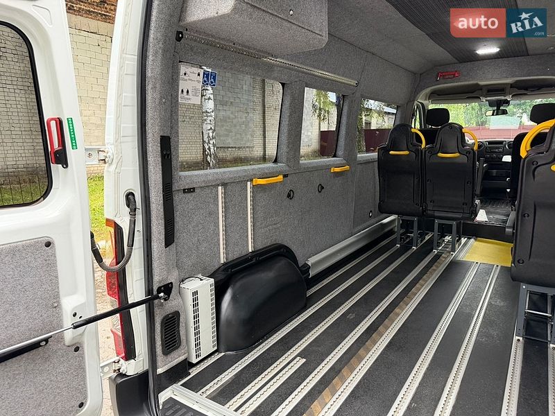 Мікроавтобус Renault Master 2017 в Кореці