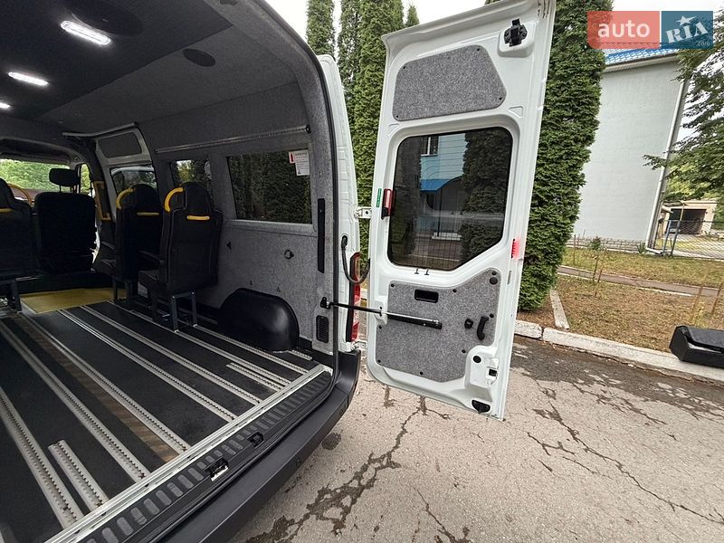 Мікроавтобус Renault Master 2017 в Кореці