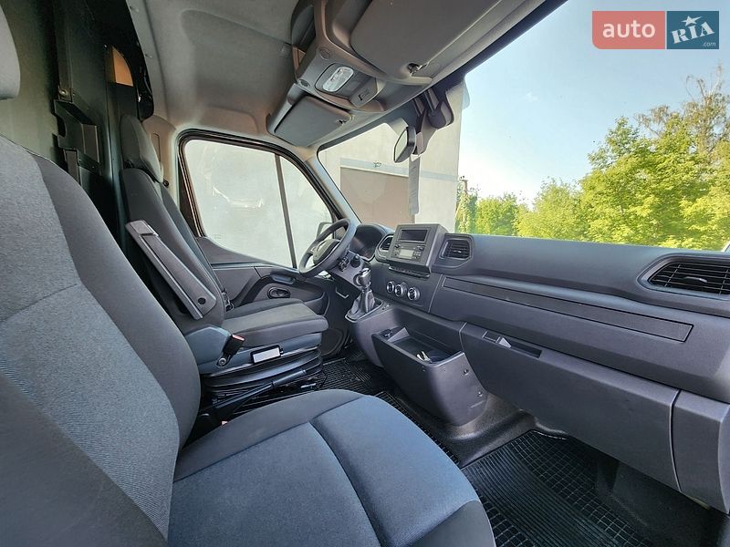 Вантажний фургон Renault Master 2020 в Дубні