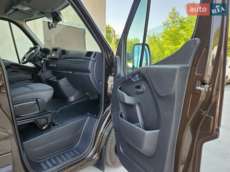 Вантажний фургон Renault Master 2020 в Дубні