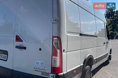 Вантажний фургон Renault Master 2016 в Кореці