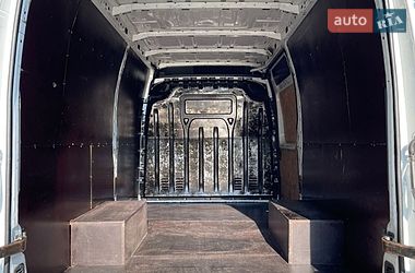 Вантажний фургон Renault Master 2016 в Кореці