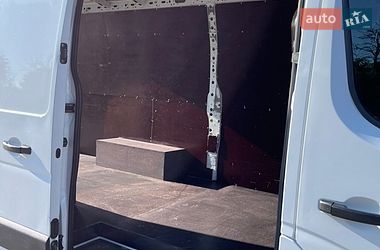 Вантажний фургон Renault Master 2016 в Кореці