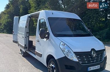 Вантажний фургон Renault Master 2016 в Кореці
