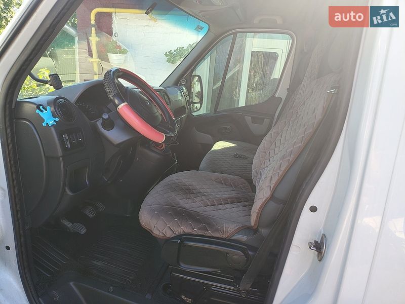 Грузовой фургон Renault Master 2015 в Лубнах