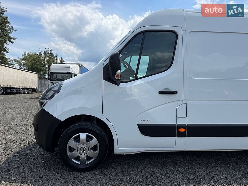 Вантажний фургон Renault Master 2021 в Дніпрі