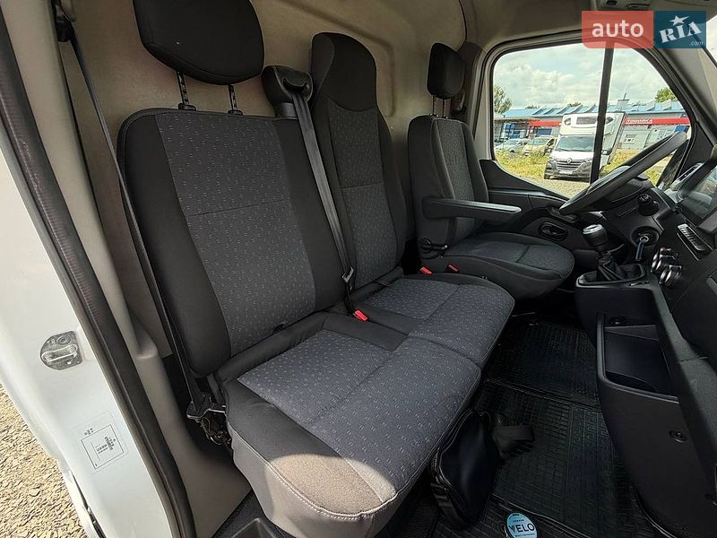 Вантажний фургон Renault Master 2021 в Дніпрі