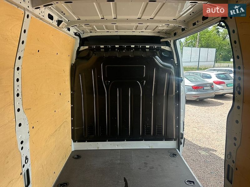 Вантажний фургон Renault Master 2018 в Рівному