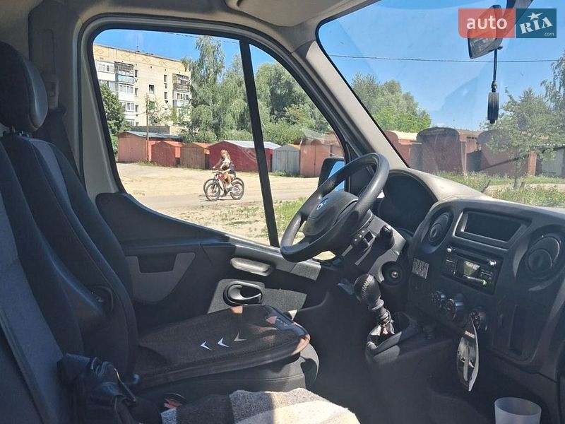Грузовой фургон Renault Master 2017 в Тростянце