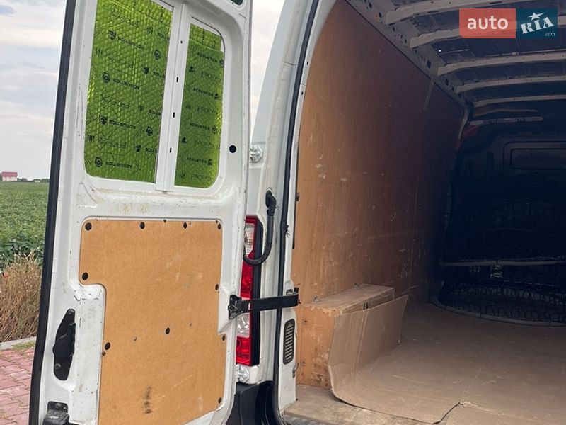 Вантажний фургон Renault Master 2016 в Липовці