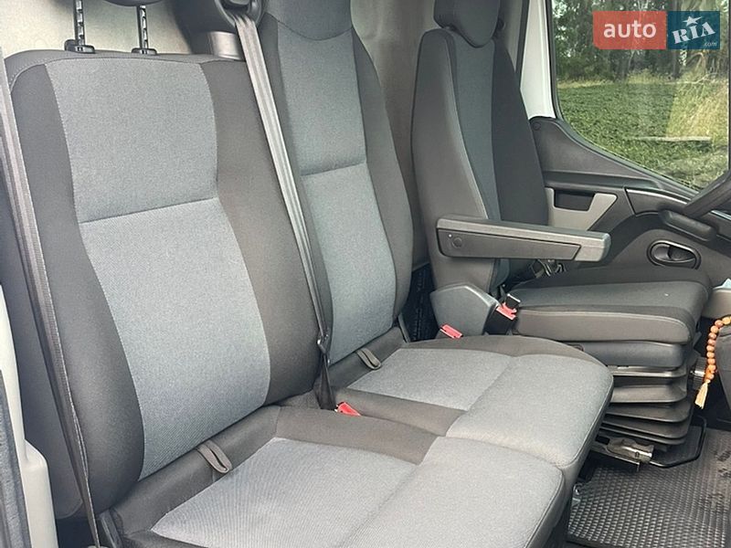 Вантажний фургон Renault Master 2016 в Липовці