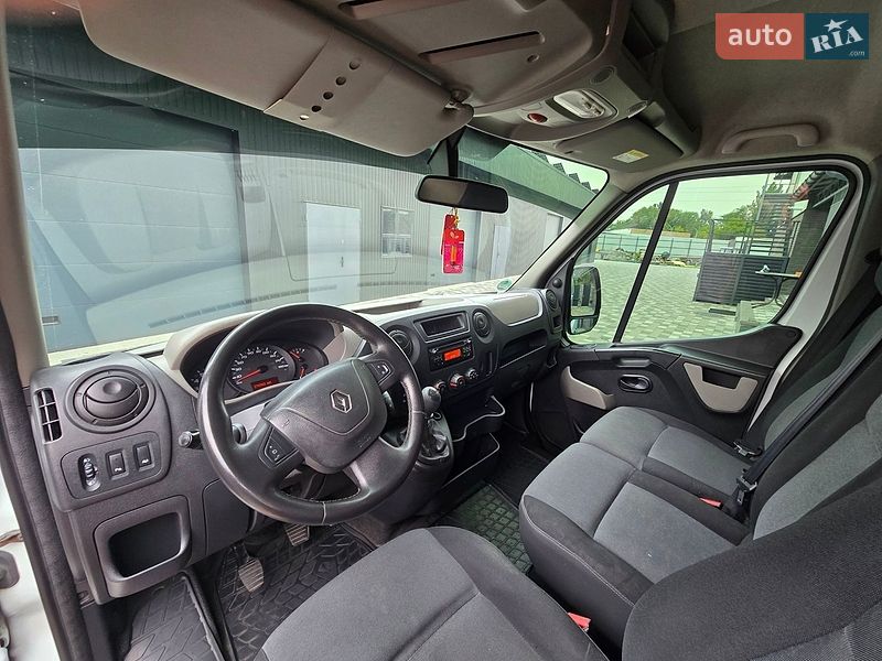 Грузовой фургон Renault Master 2016 в Обухове
