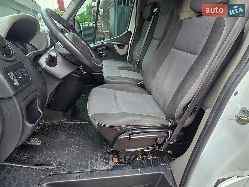 Грузовой фургон Renault Master 2016 в Обухове