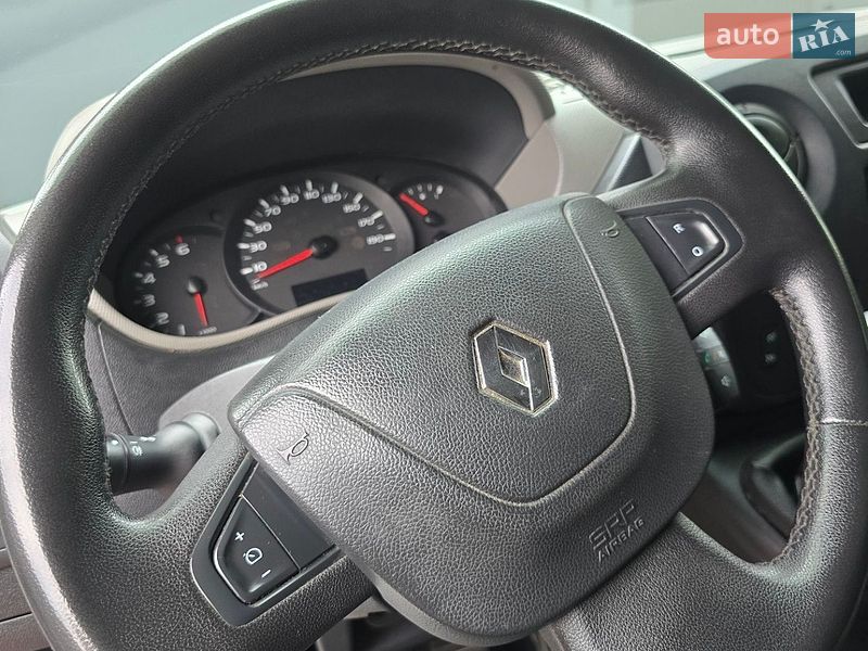 Грузовой фургон Renault Master 2016 в Обухове