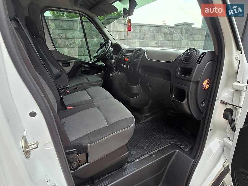 Грузовой фургон Renault Master 2016 в Обухове