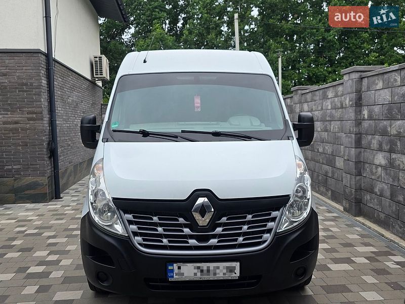 Грузовой фургон Renault Master 2016 в Обухове