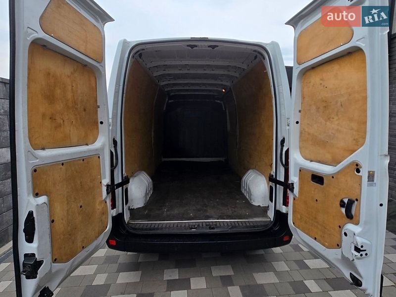 Грузовой фургон Renault Master 2016 в Обухове