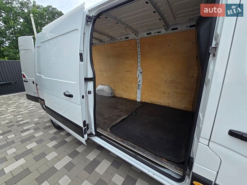 Грузовой фургон Renault Master 2016 в Обухове