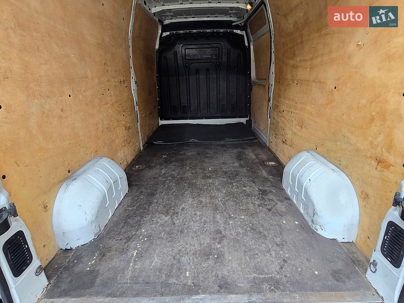 Грузовой фургон Renault Master 2016 в Обухове