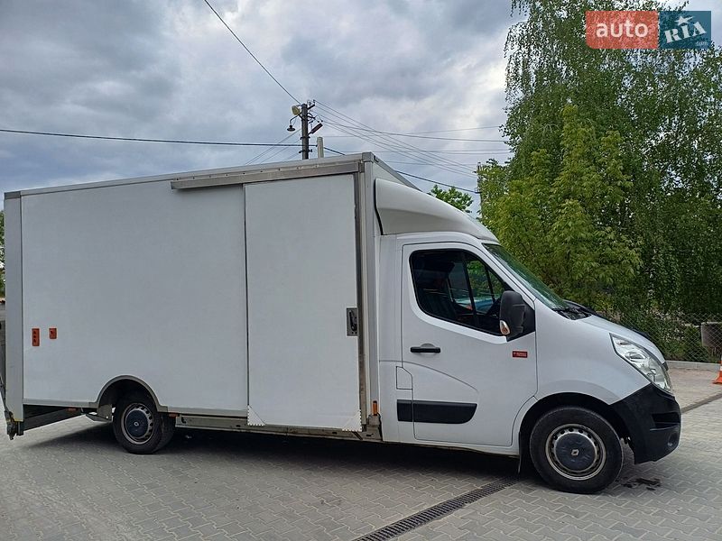 Вантажний фургон Renault Master 2019 в Мостиській