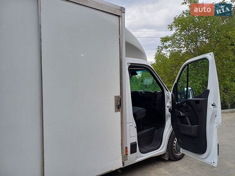 Вантажний фургон Renault Master 2019 в Мостиській