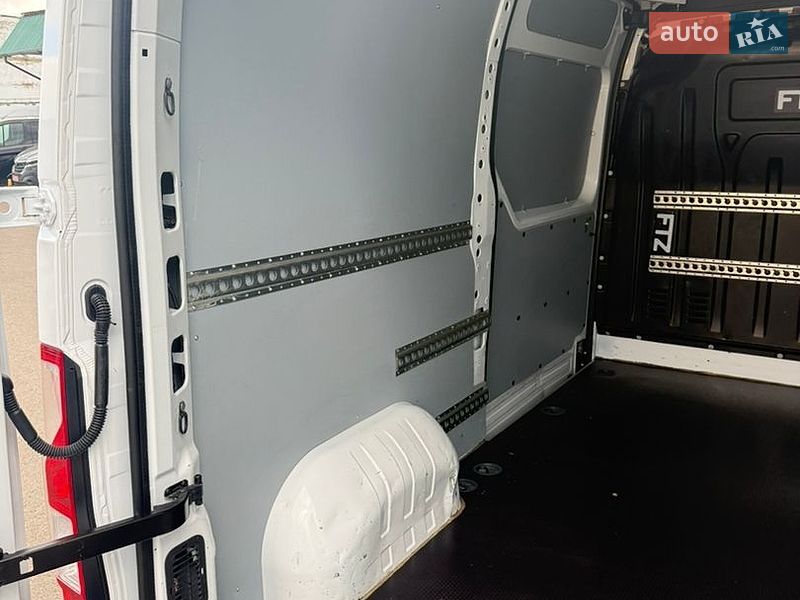 Грузовой фургон Renault Master 2021 в Луцке