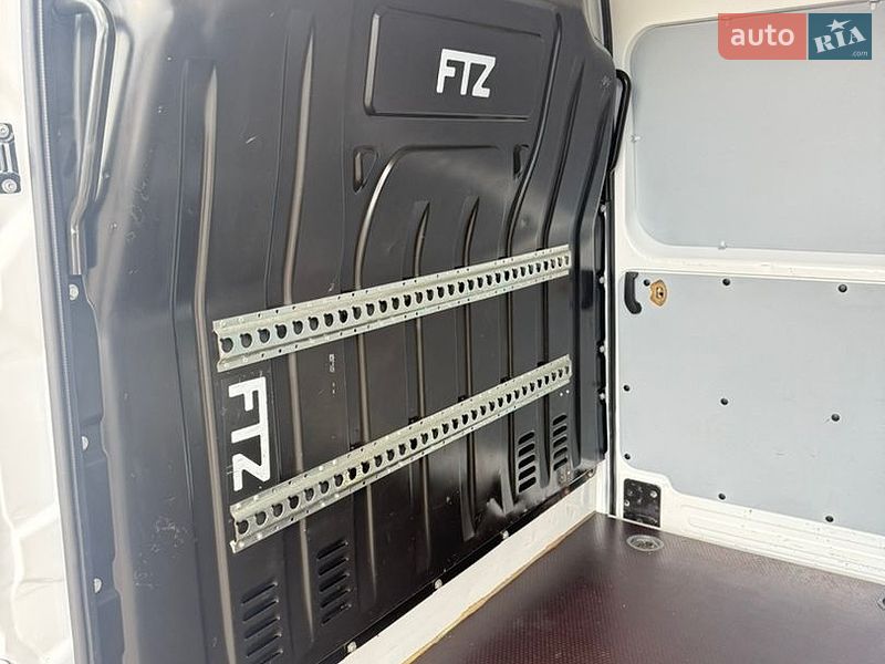 Грузовой фургон Renault Master 2021 в Луцке