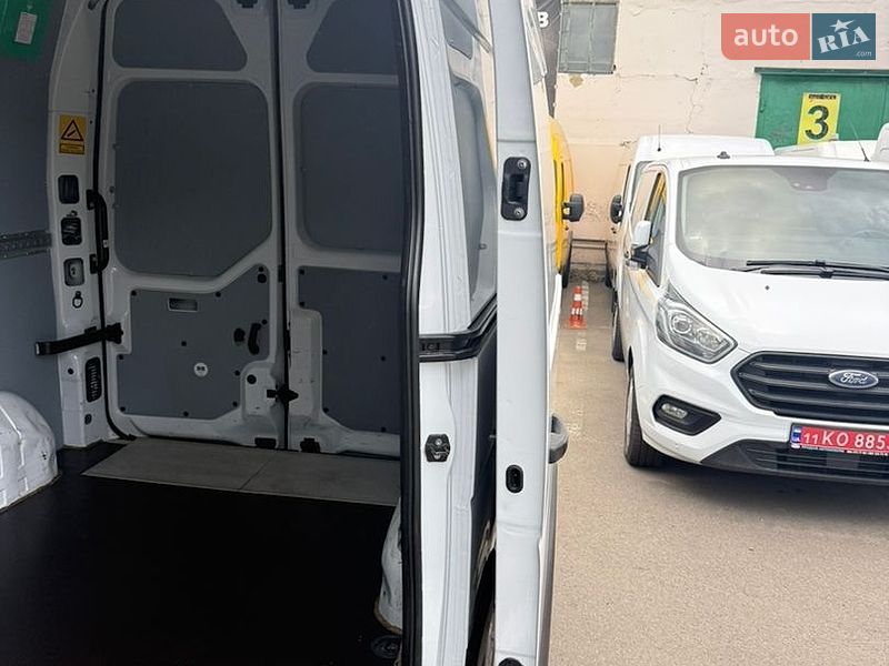 Грузовой фургон Renault Master 2021 в Луцке