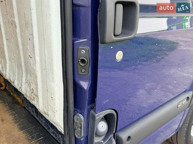 Мінівен Renault Master 2004 в Миргороді