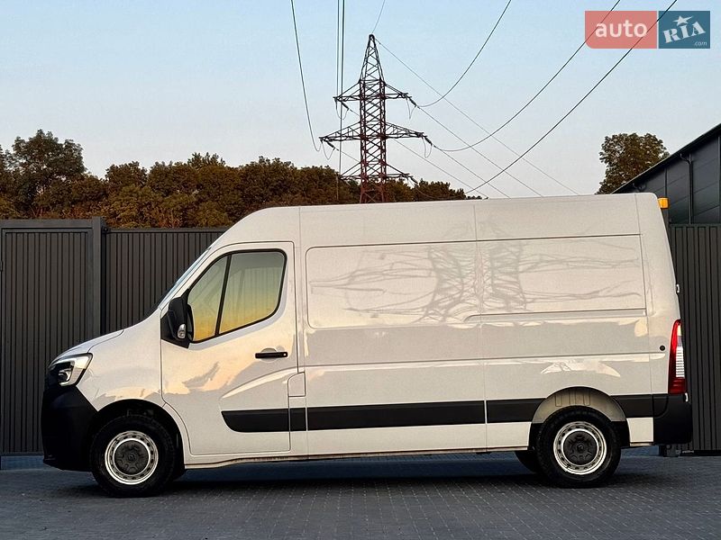 Вантажний фургон Renault Master 2022 в Тернополі