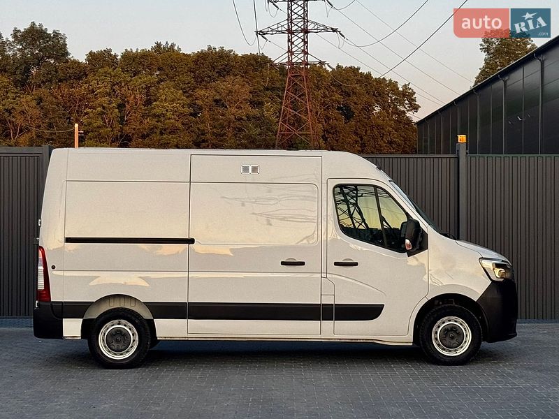 Вантажний фургон Renault Master 2022 в Тернополі