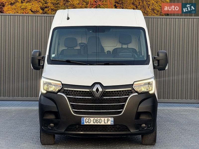 Вантажний фургон Renault Master 2022 в Тернополі