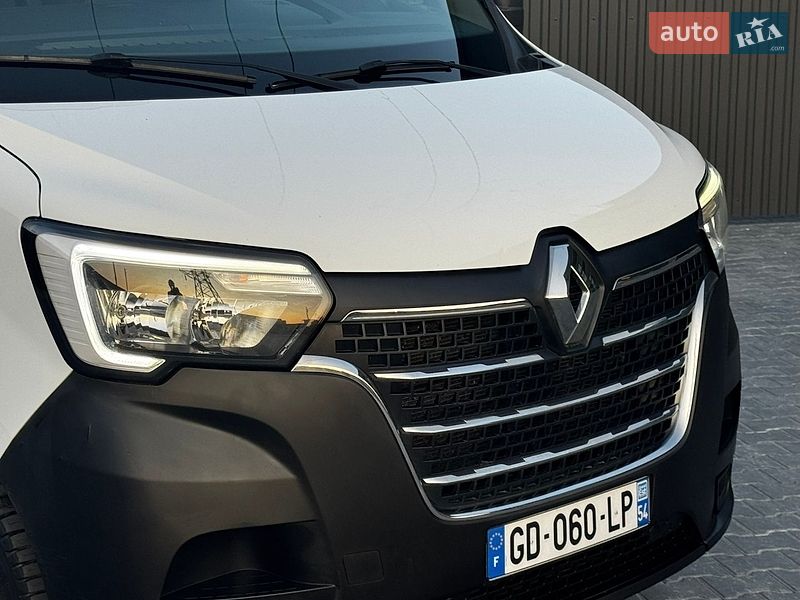 Вантажний фургон Renault Master 2022 в Тернополі