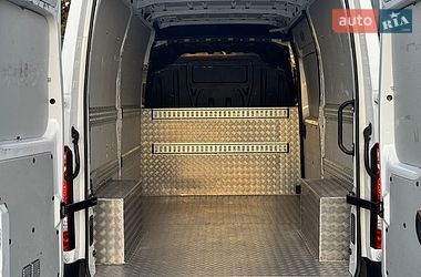 Вантажний фургон Renault Master 2022 в Тернополі