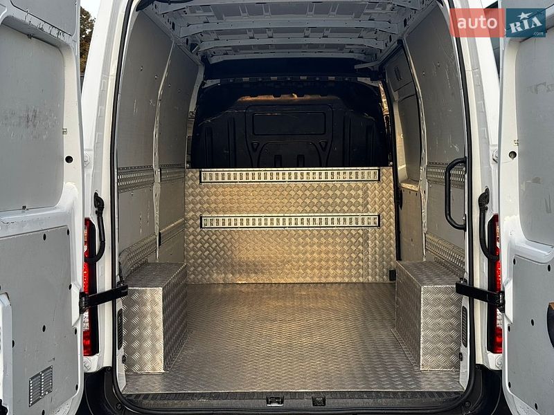 Вантажний фургон Renault Master 2022 в Тернополі