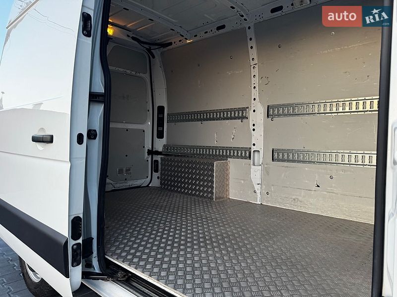 Вантажний фургон Renault Master 2022 в Тернополі