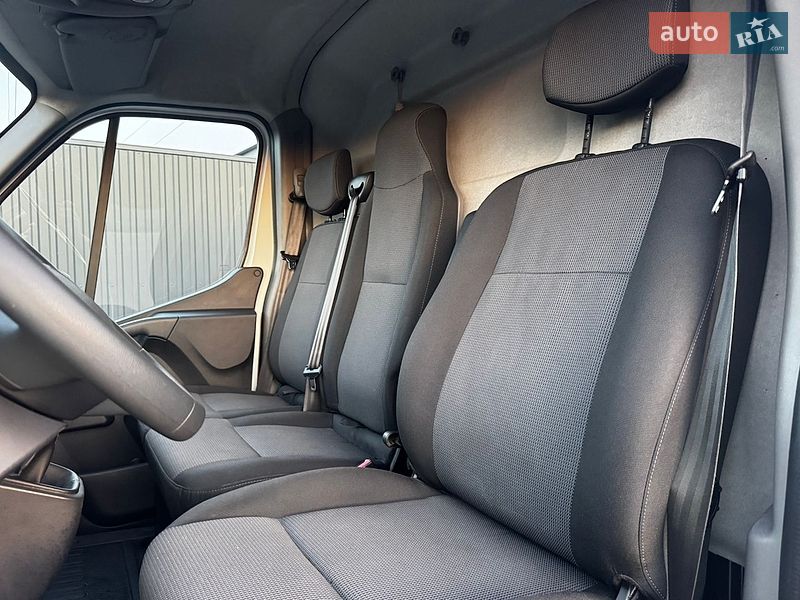 Вантажний фургон Renault Master 2022 в Тернополі