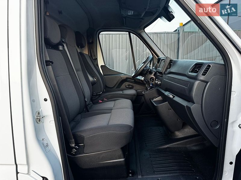 Вантажний фургон Renault Master 2022 в Тернополі