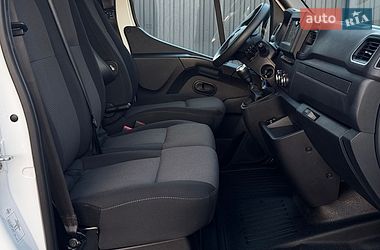 Вантажний фургон Renault Master 2022 в Тернополі