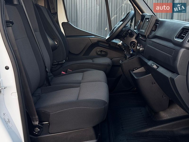 Вантажний фургон Renault Master 2022 в Тернополі