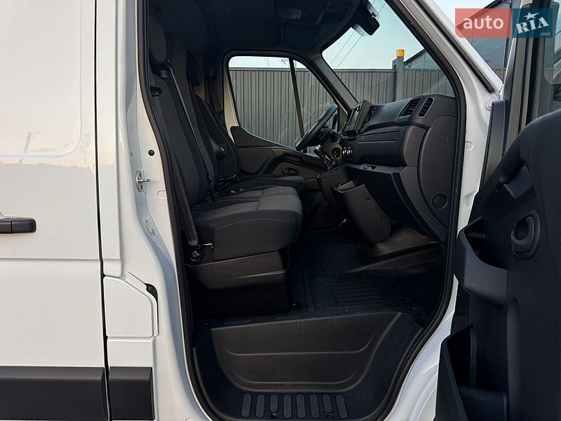 Вантажний фургон Renault Master 2022 в Тернополі